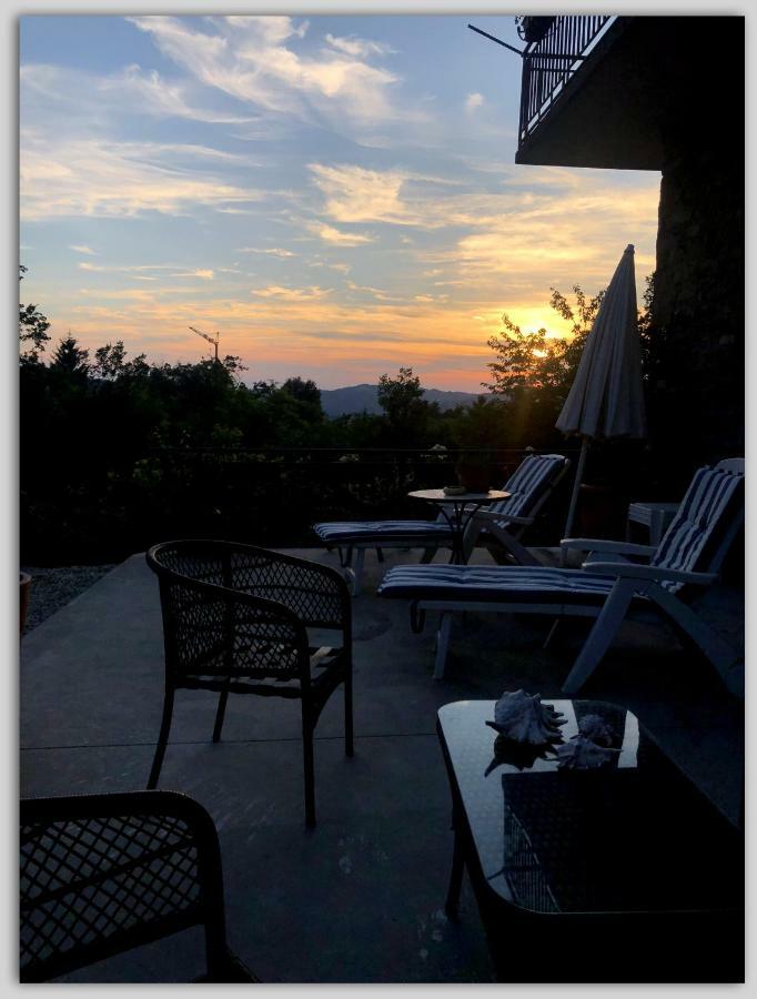 Cascina Luvot Bed & Breakfast Melazzo Екстериор снимка